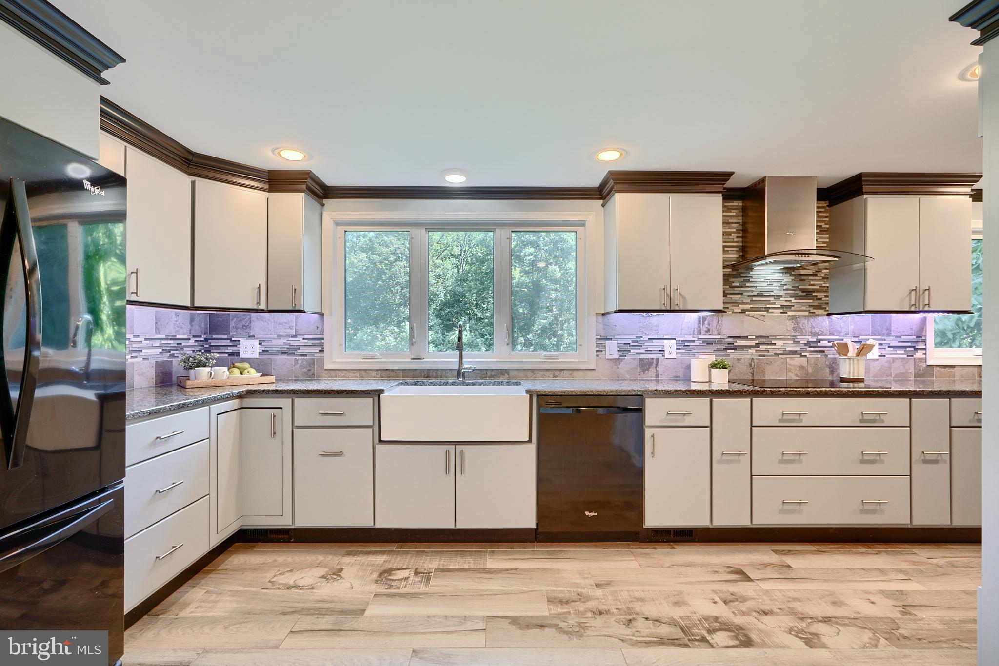 13264 Hunt Ridge Road Ellicott City, MD 21042 - Photo 11 of 42 Gallery Image 11