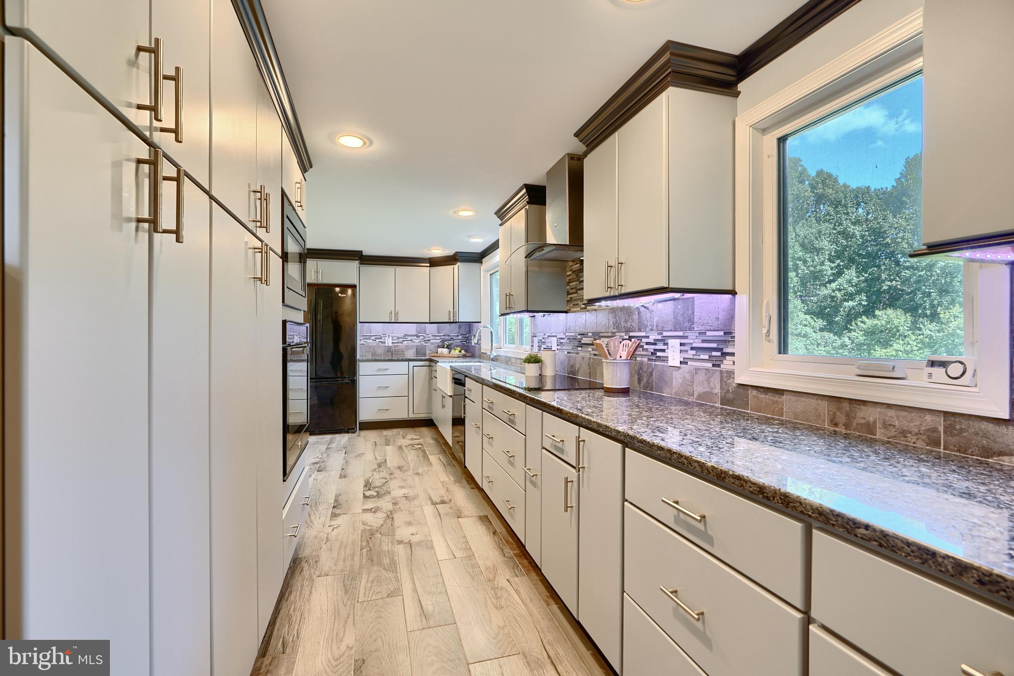 13264 Hunt Ridge Road Ellicott City, MD 21042 - Photo 14 of 42 Gallery Image 14