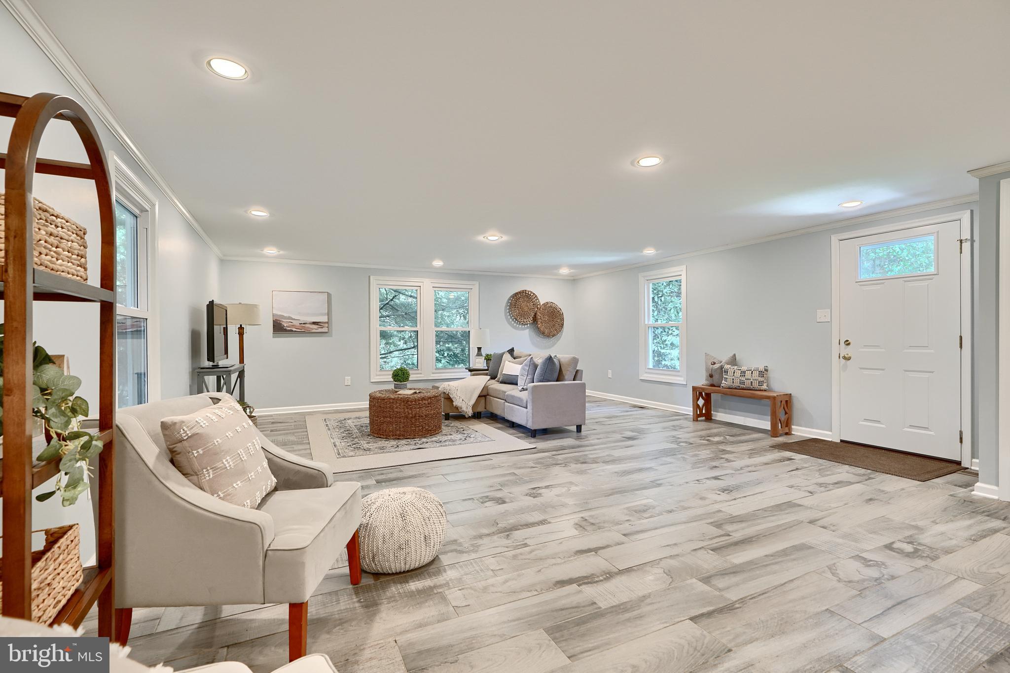 13264 Hunt Ridge Road Ellicott City, MD 21042 - Photo 5 of 42 Gallery Image 5