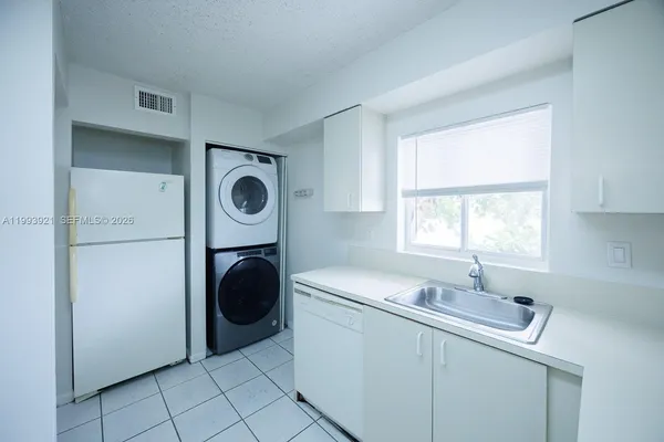 $2,000 | 14920 Southwest 82nd Lane, Unit 12104, Miami, FL 33193