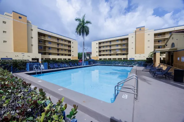 $2,000 | 14920 Southwest 82nd Lane, Unit 12104, Miami, FL 33193