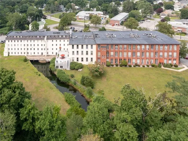 $222,900 | 494 Woonasquatucket Avenue, Unit 111, North Providence, RI 02911