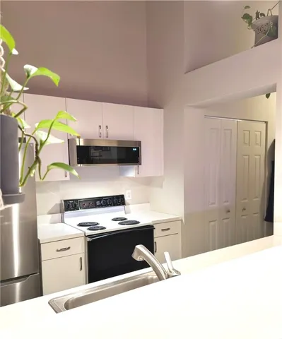 $222,900 | 494 Woonasquatucket Avenue, Unit 111, North Providence, RI 02911