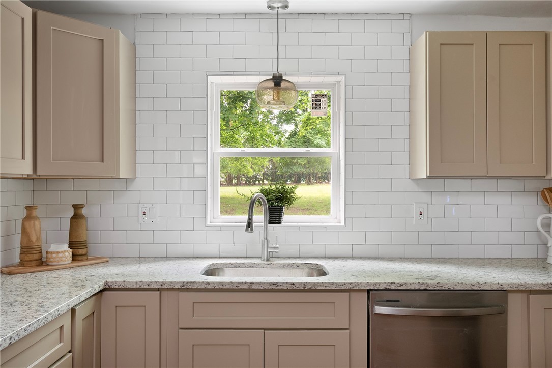 22 Reservoir Road Coventry, RI 02816 - Photo 15 of 48 Gallery Image 15