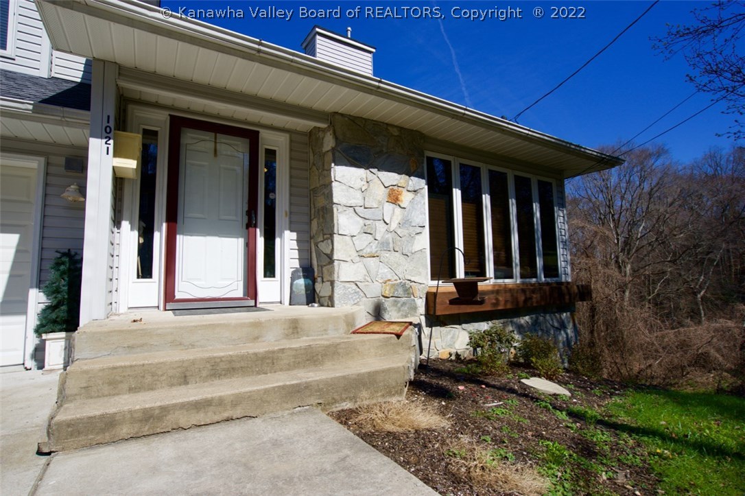 1021 Forest Road Charleston, WV 25314 - Photo 2 of 30 Gallery Image 2