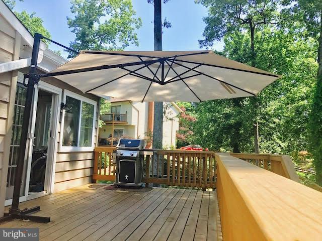 2982 Friends Road Annapolis, MD 21401 - Photo 24 of 30 New Entertainment Deck