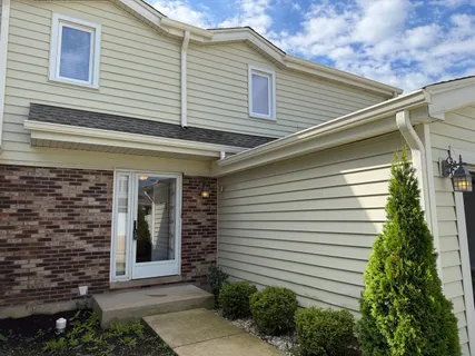 $399,995 | 682 Claridge Circle, Hoffman Estates, IL 60169