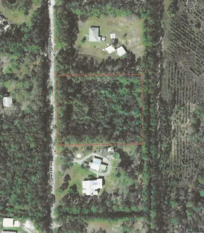 a picture of a bathroom with small yard