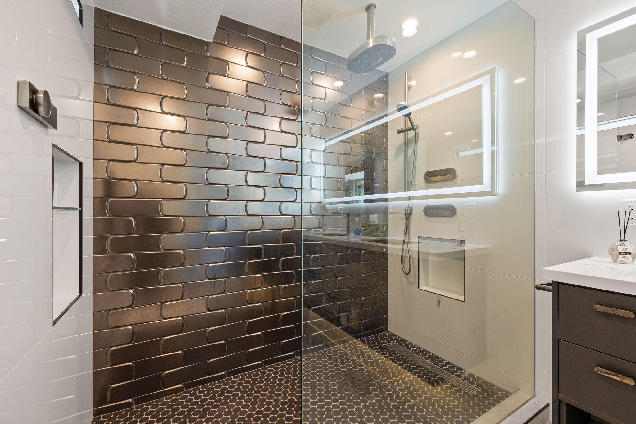 2777 East San Juan Road Palm Springs, CA 92262 - Photo 17 of 31 a bathroom with a shower