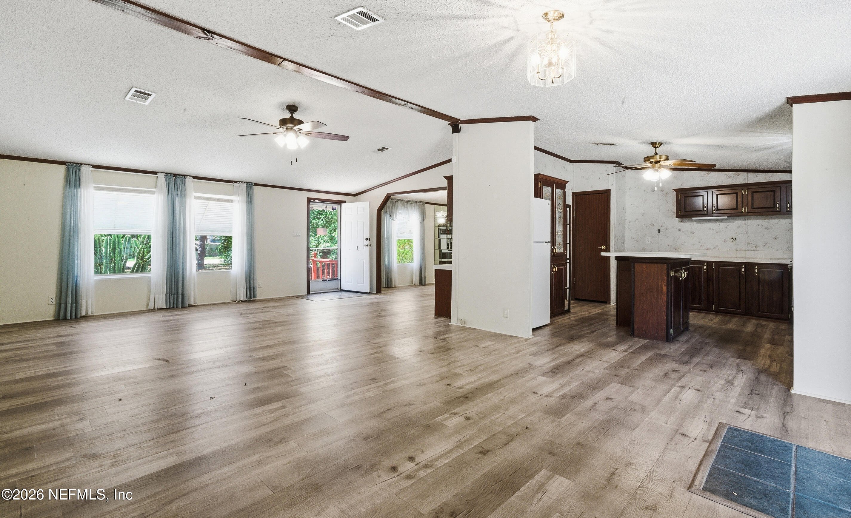 13701 Macapa Road Jacksonville, FL 32224 - Photo 4 of 36 Great Room