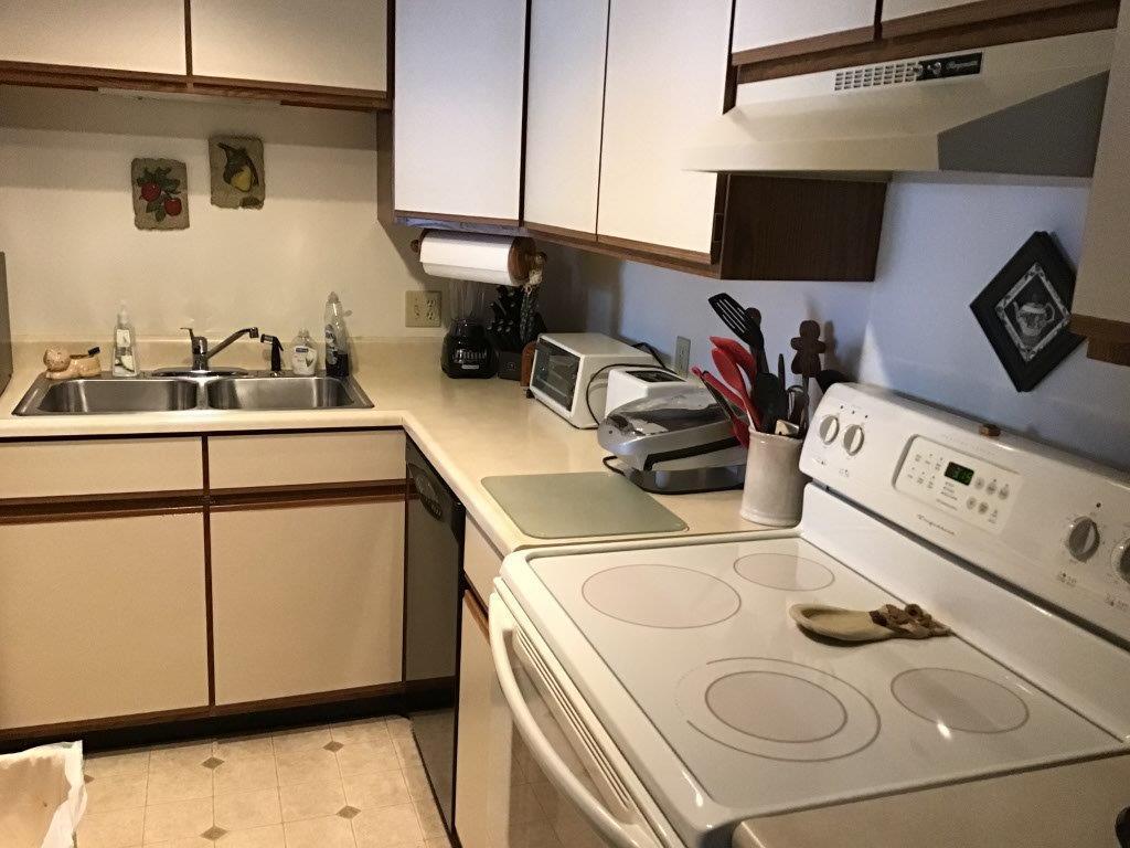 320 Augusta Road, Unit 6 Winslow, ME 04901 - Photo 3 of 21 Kitchen