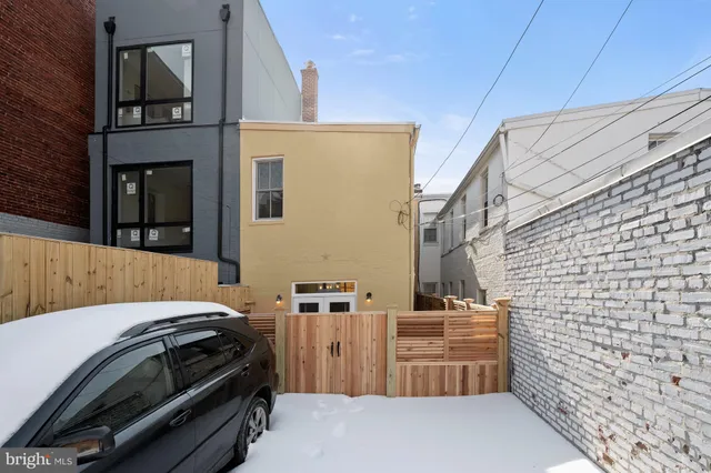 a view of a storage & utility room