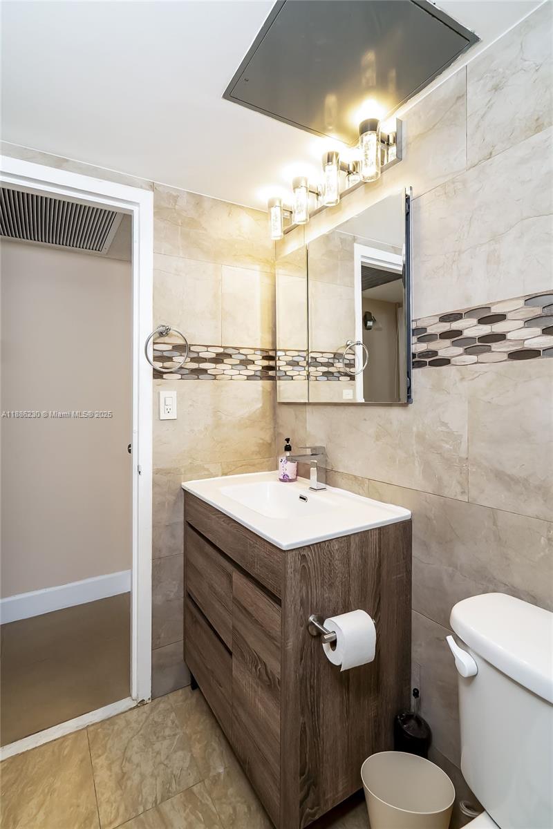 2030 South Ocean Drive, Unit 1118 Hallandale Beach, FL 33009 - Photo 35 of 58