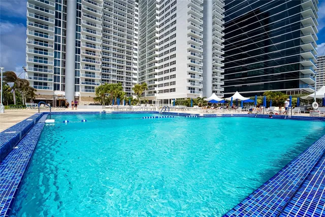 $3,200 | 2030 South Ocean Drive, Unit 1118, Hallandale Beach, FL 33009