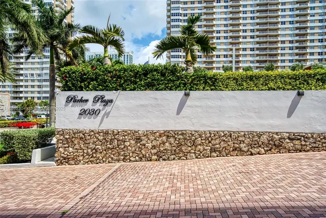 $3,200 | 2030 South Ocean Drive, Unit 1118, Hallandale Beach, FL 33009