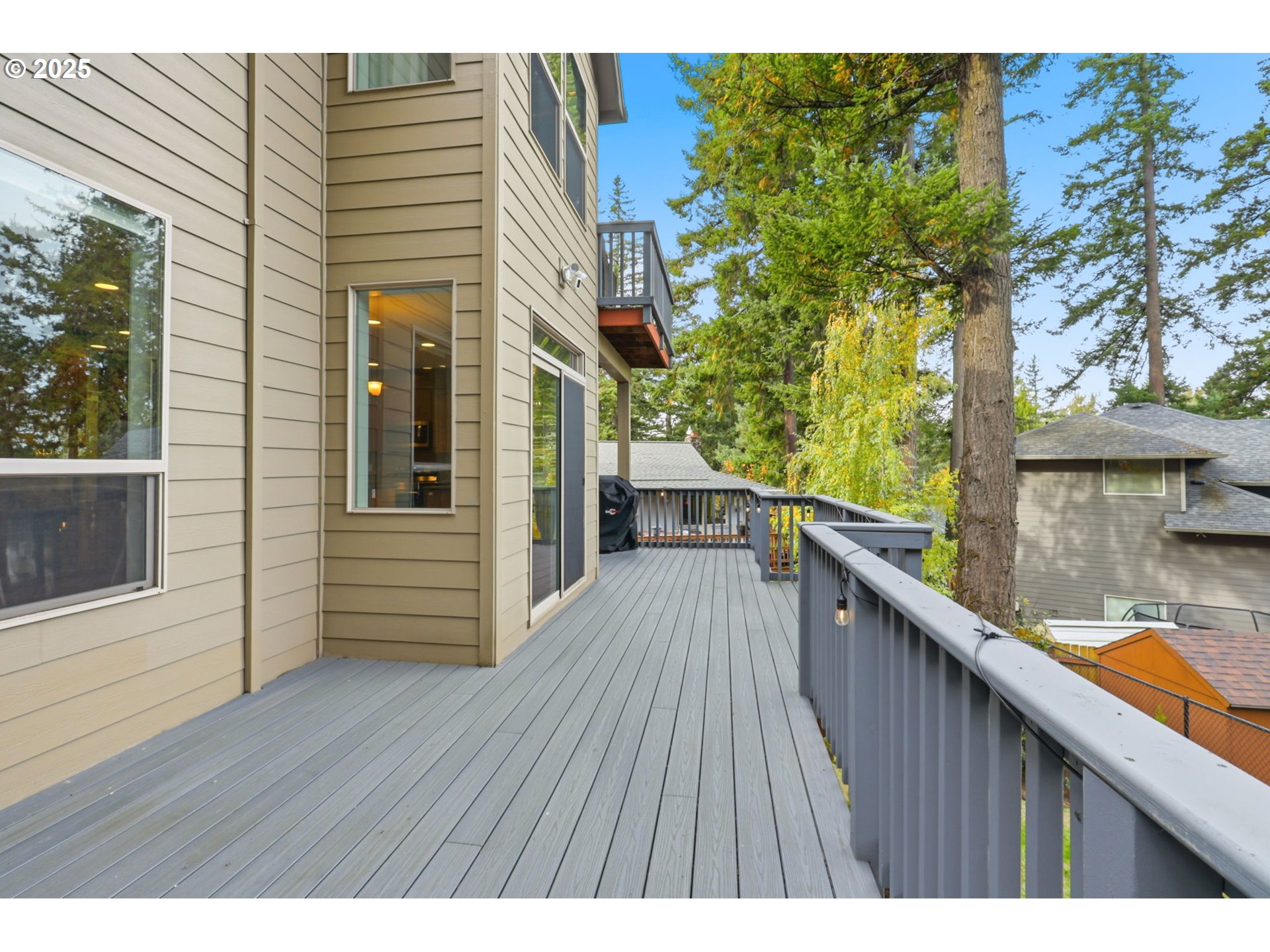 937 Southwest Florence Court Gresham, OR 97080 - Photo 35 of 47 a balcony with view of the wooden floor