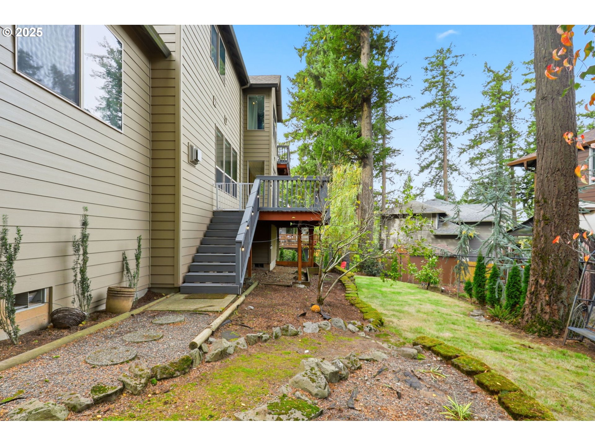 937 Southwest Florence Court Gresham, OR 97080 - Photo 37 of 47 a view of outdoor space and yard