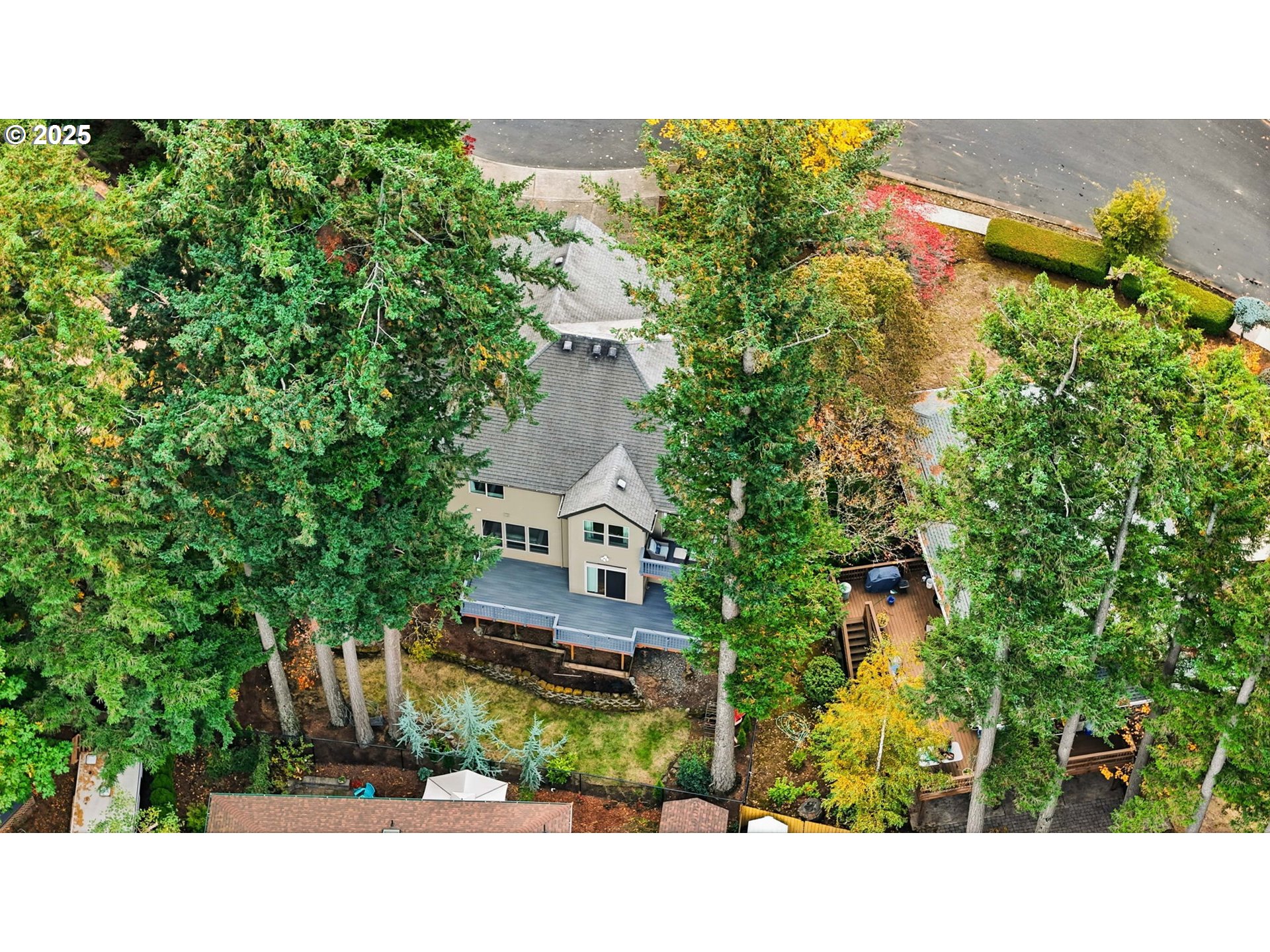 937 Southwest Florence Court Gresham, OR 97080 - Photo 44 of 47 a black and white photo of a house