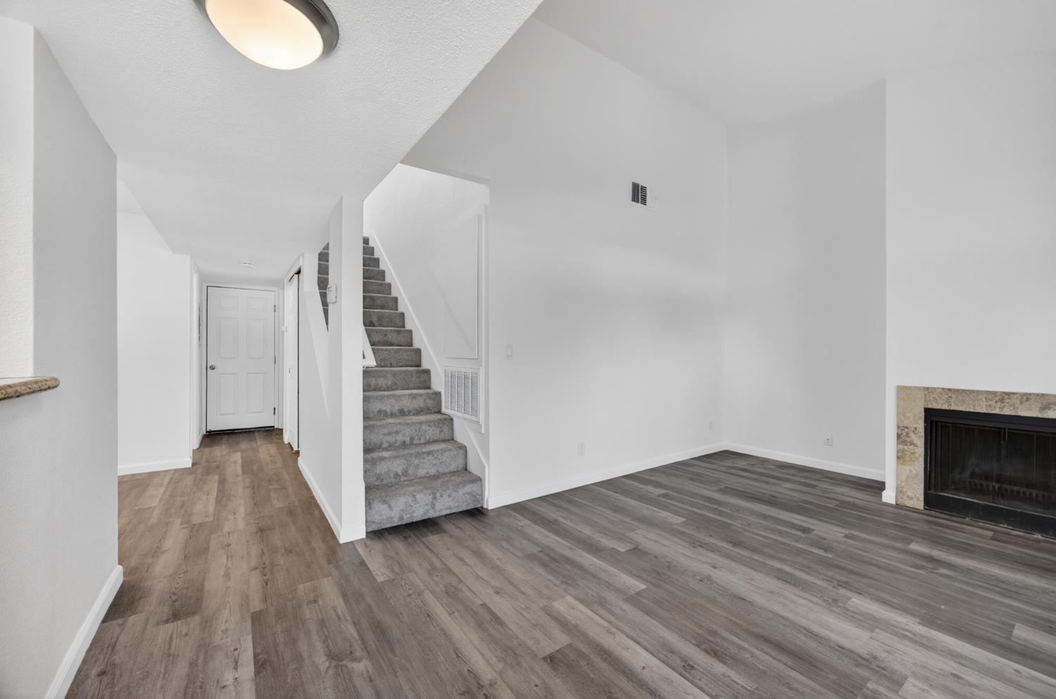 6239 Riverside Boulevard, Unit 2 Sacramento, CA 95831 - Photo 5 of 42