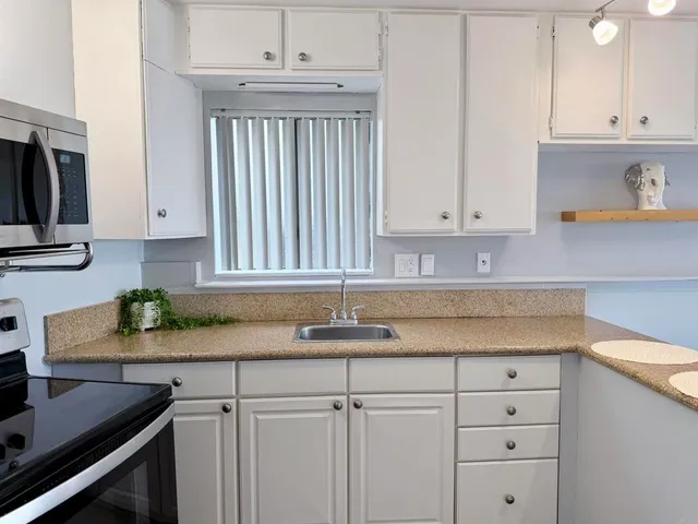 $2,850 | 25072 Alicia Drive, Unit D, Dana Point, CA 92629