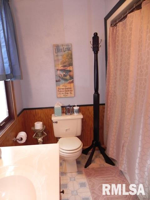 421 45th Street Moline, IL 61265 - Photo 11 of 24 Gallery Image 11
