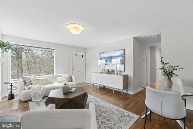 $850,000 | 3133 King Street, Alexandria, VA 22302