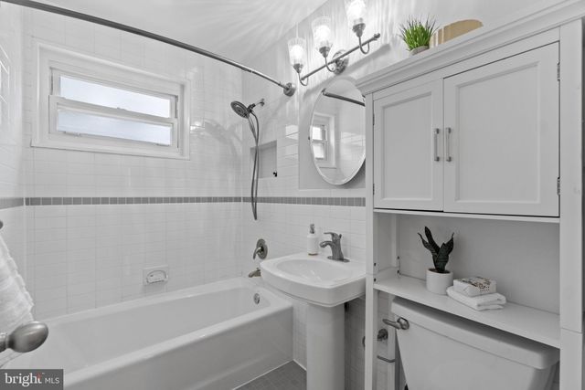 $850,000 | 3133 King Street, Alexandria, VA 22302