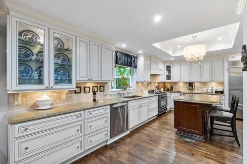 $950,000 | 1432 Sylvan Avenue, Dallas, TX 75208