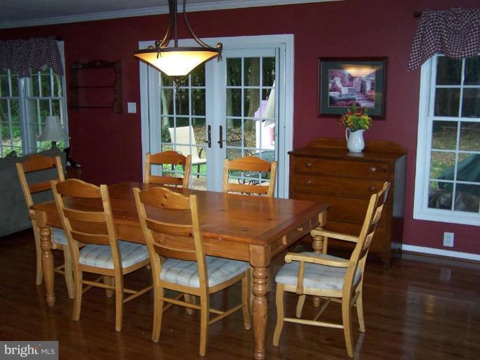 8305 Crown Court Road Alexandria, VA 22308 - Photo 8 of 25 Dining Room