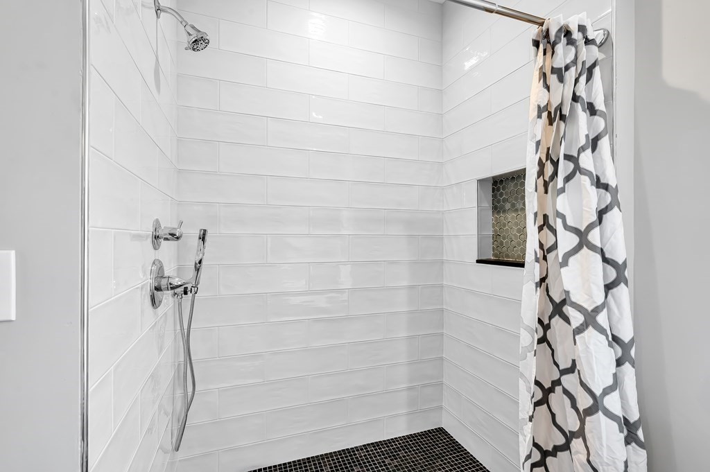 1201 General Knox Road Russell, MA 01071 - Photo 17 of 39 Gallery Image 17