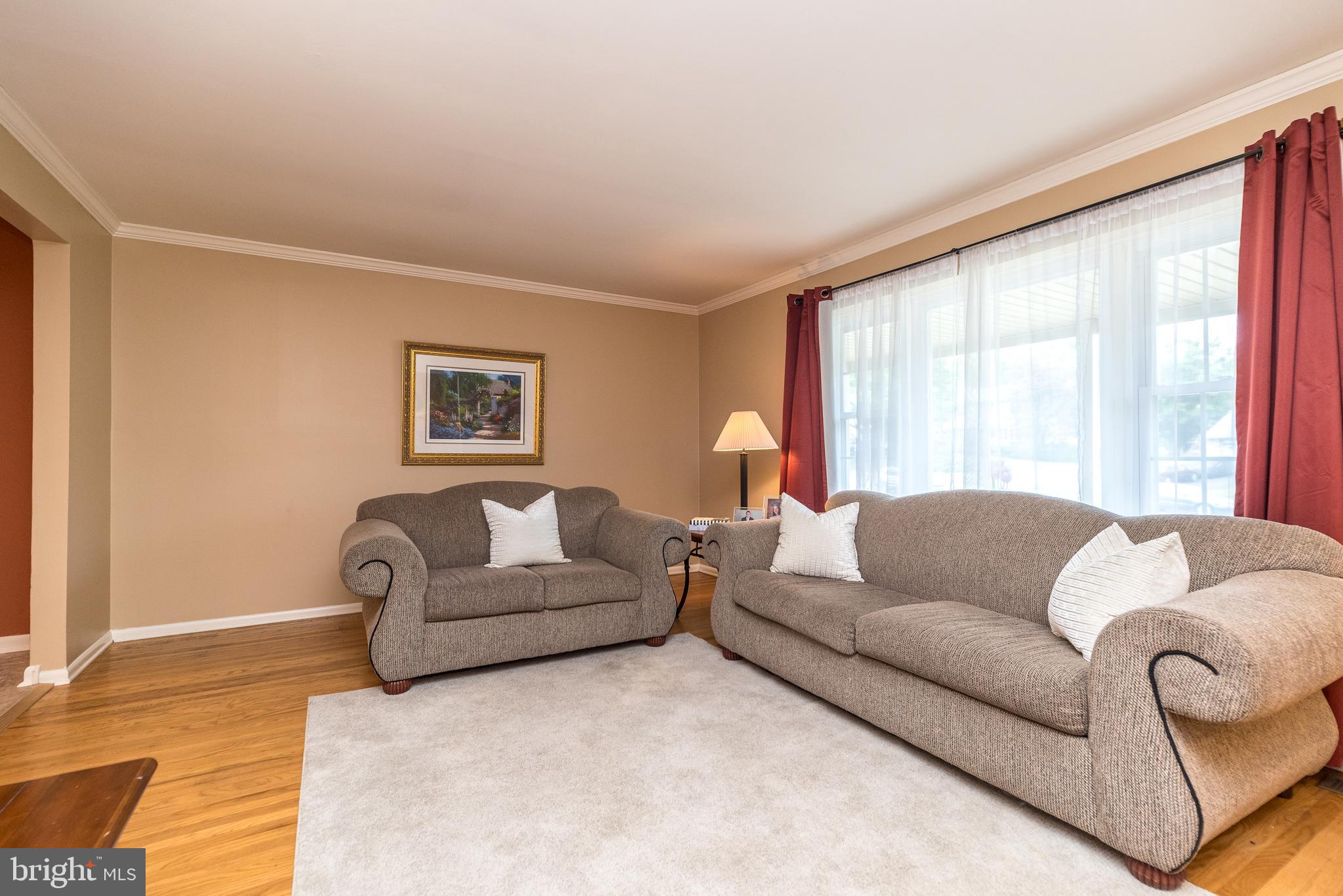 1649 Dublin Road Dresher, PA 19025 - Photo 9 of 63 Living room