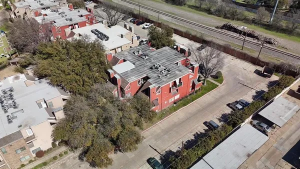 $1,000 | 9821 Walnut Street, Unit 101, Dallas, TX 75243