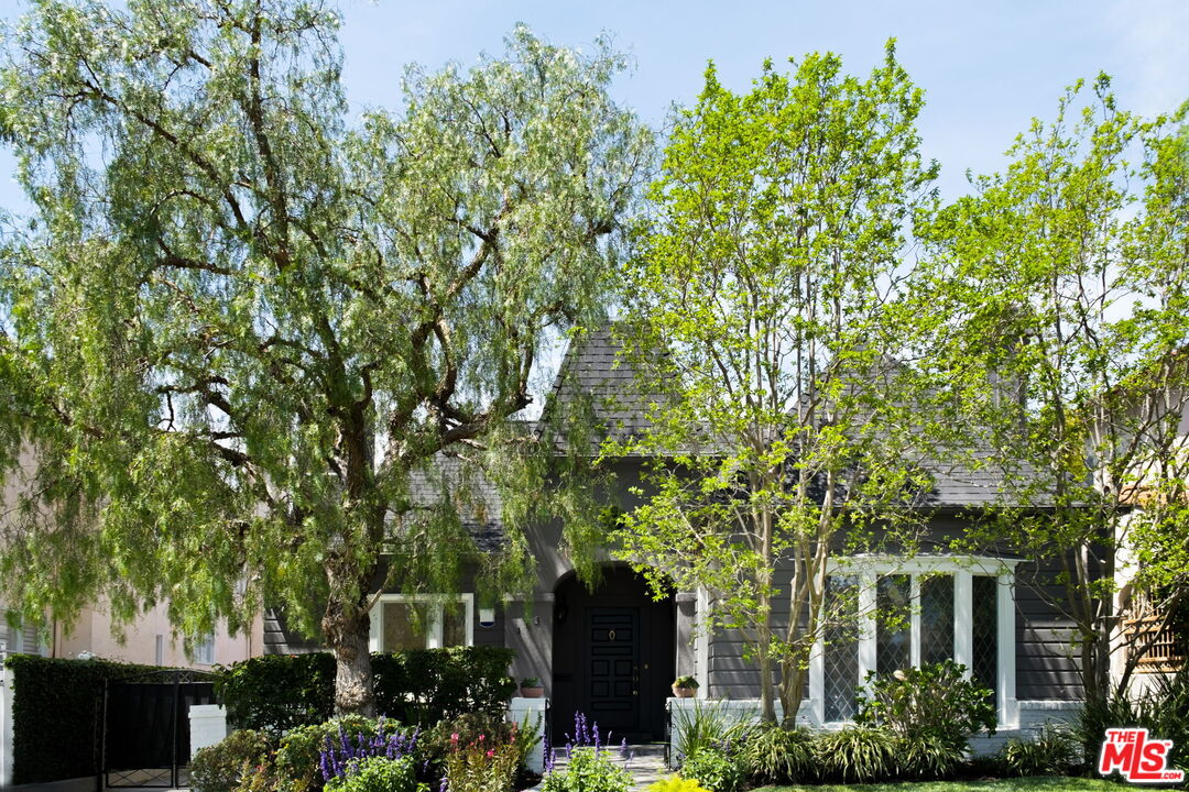 163 South Formosa Ave  