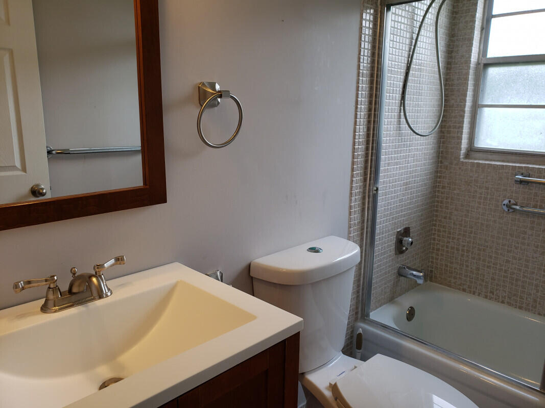 225 Suffolk F Boca Raton, FL 33434 - Photo 11 of 24 mainbathroomjpg - Copy