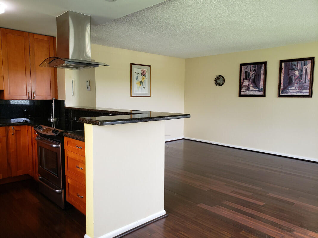 225 Suffolk F Boca Raton, FL 33434 - Photo 6 of 24 greatroomjpg - Copy