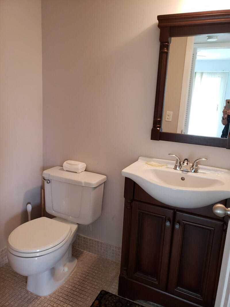 225 Suffolk F Boca Raton, FL 33434 - Photo 7 of 24 guestbathroomjpg - Copy