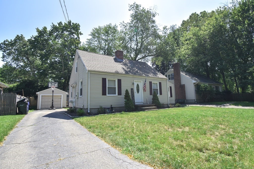 105 Quaker Road Springfield, MA 01118 - Photo 2 of 31
