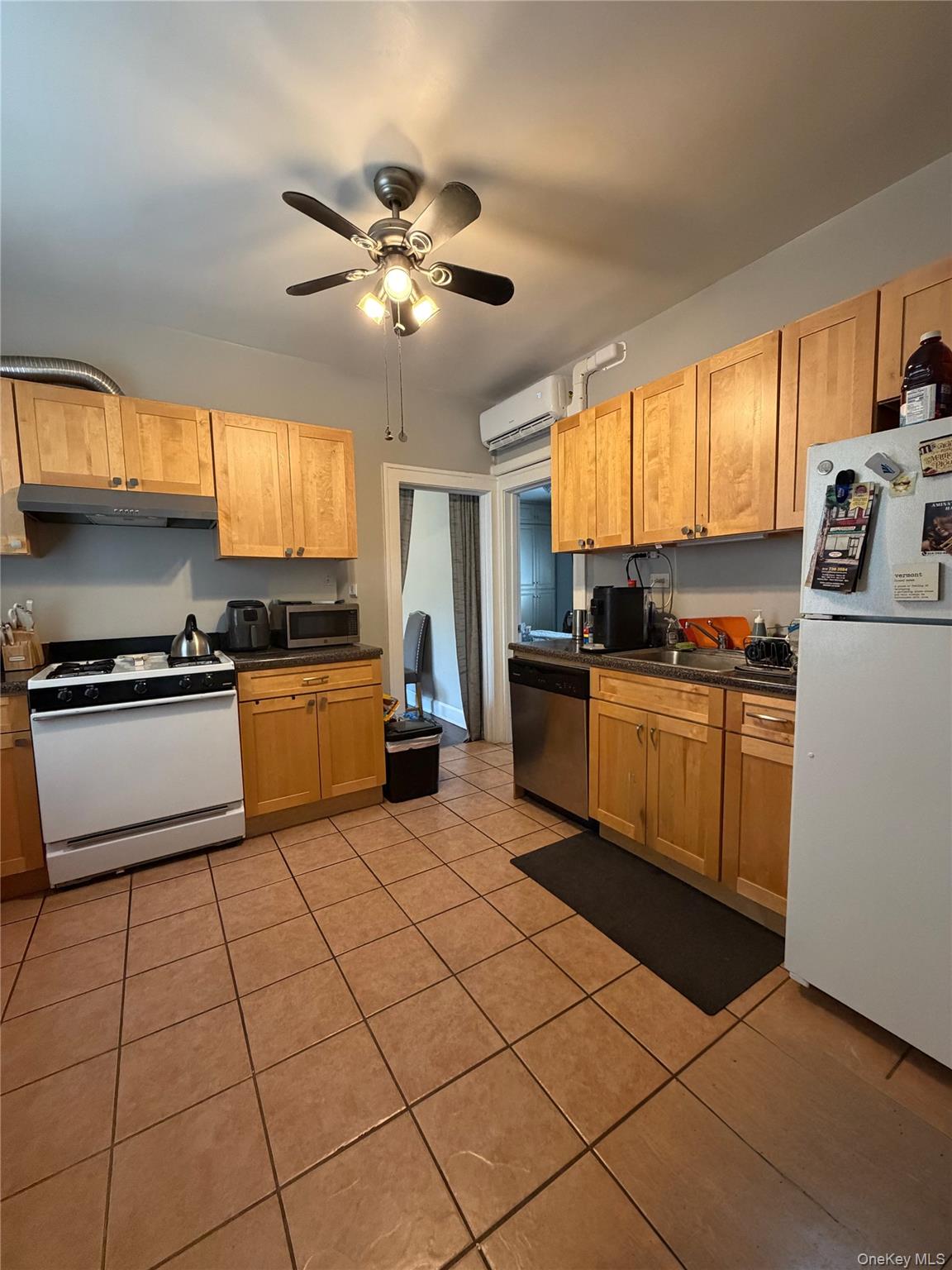 53 1st Street New Rochelle, NY 10801 - Photo 2 of 6