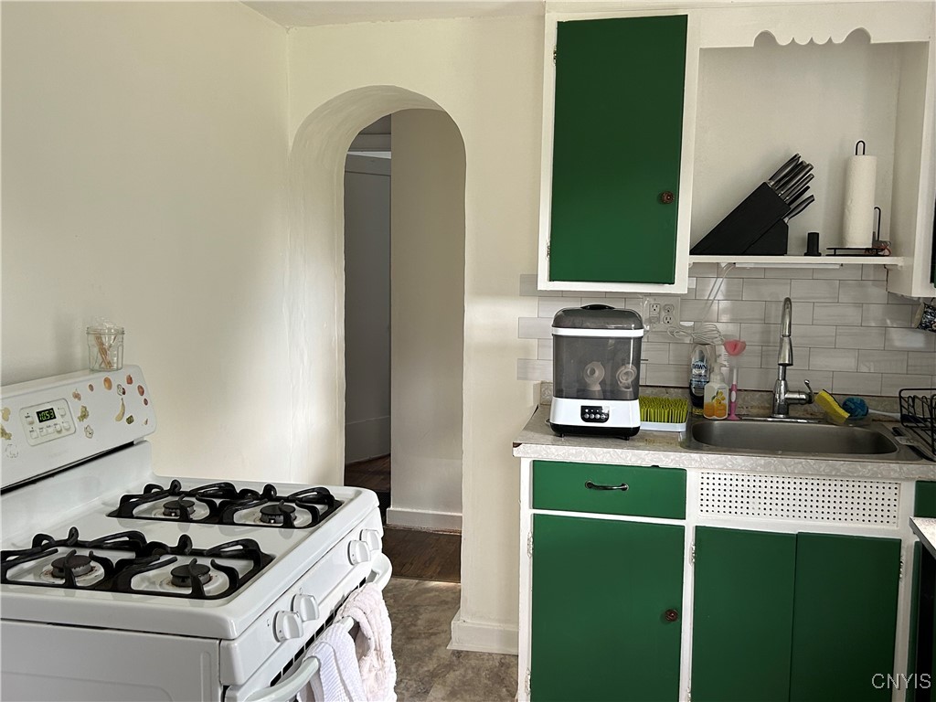 408 Coolidge Road Utica, NY 13502 - Photo 6 of 11