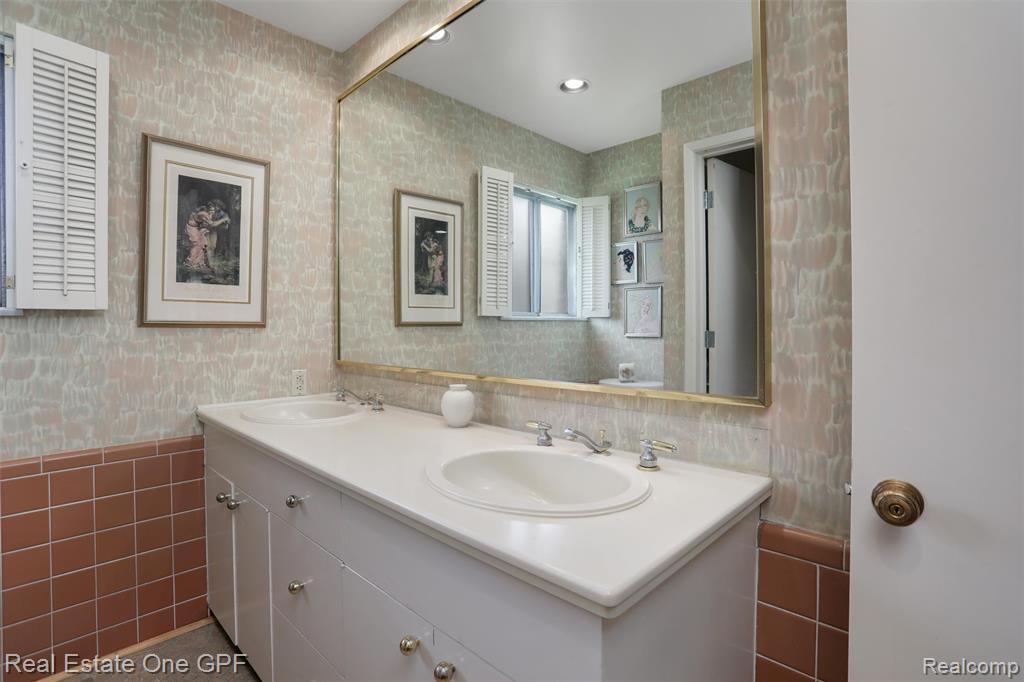 439 Barclay Road Grosse Pointe Farms, MI 48236 - Photo 32 of 47