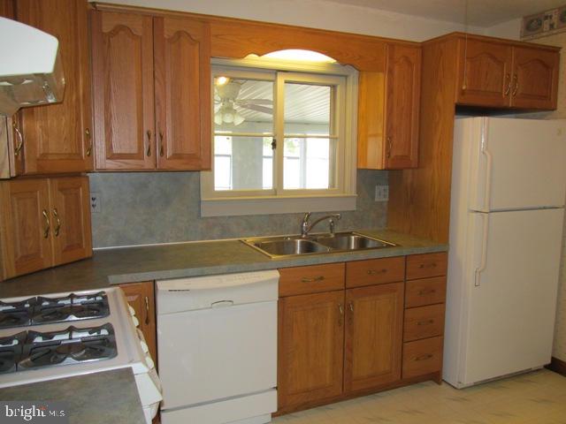 1380 Mapledale Road Elizabethtown, PA 17022 - Photo 5 of 43