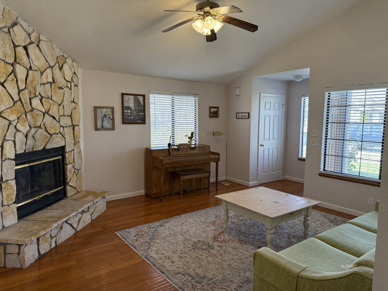 805 Janelle Court Ridgecrest, CA 93555 - Photo 5 of 27
