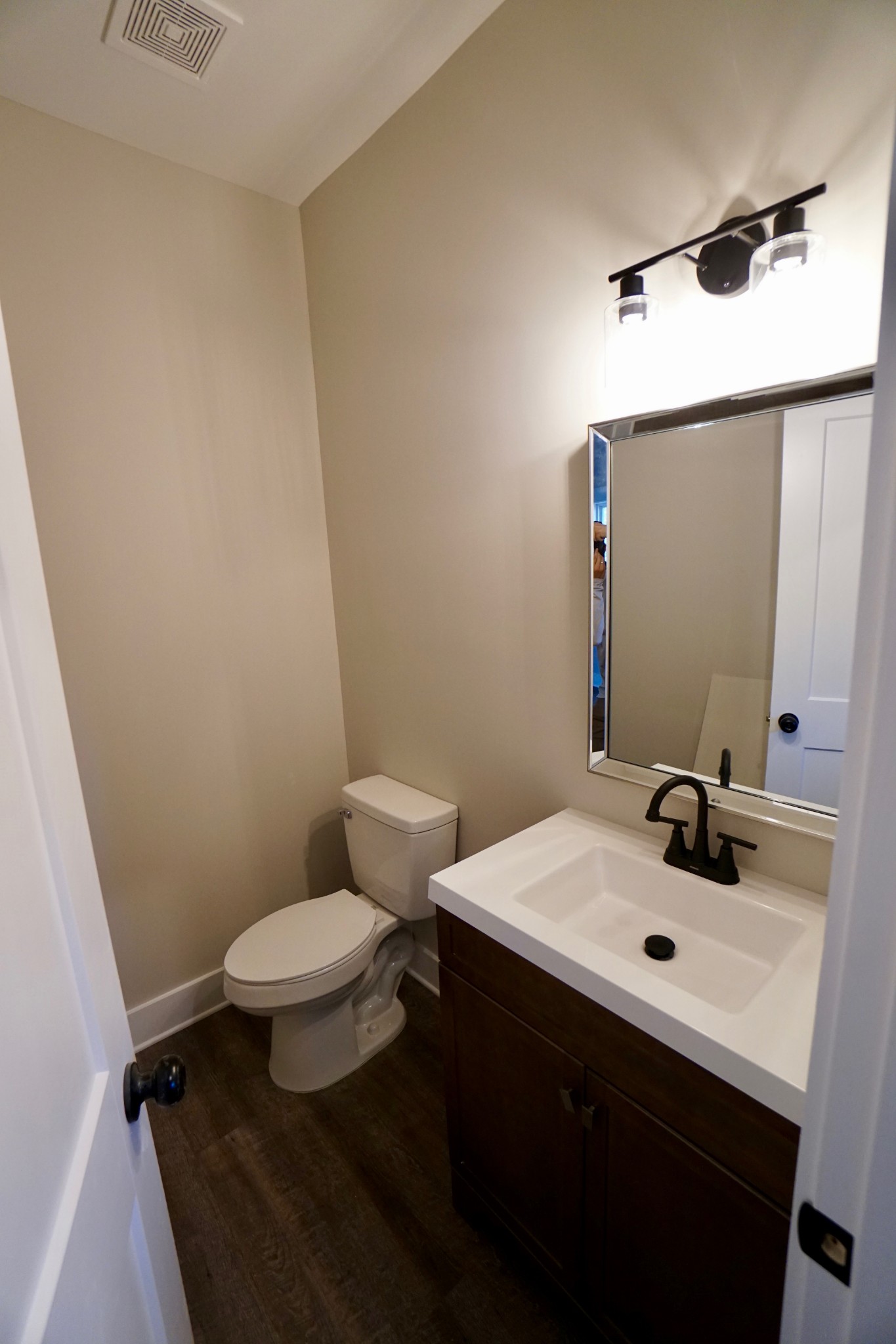 910 19th Avenue West Springfield, TN 37172 - Photo 8 of 13 Gallery Image 8