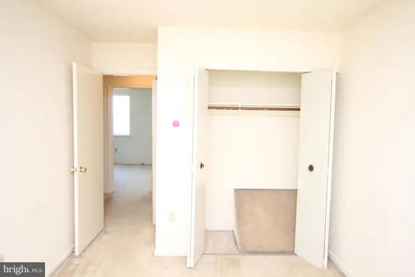 a en suite bathroom with a shower
