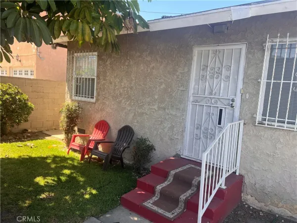 $889,900 | 1739 West 105th Street, Los Angeles, CA 90047