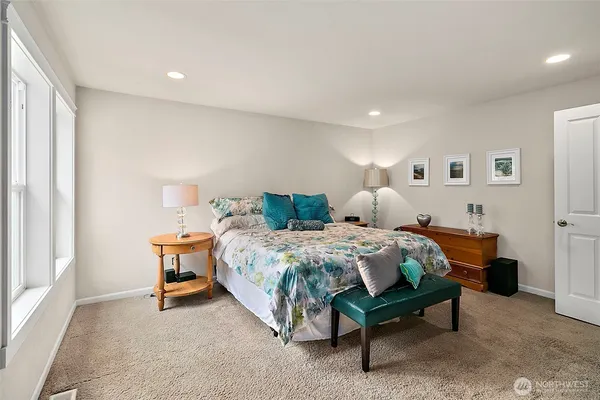 $1,099,950 | 6415 Silent Creek Avenue Southeast, Snoqualmie, WA 98065