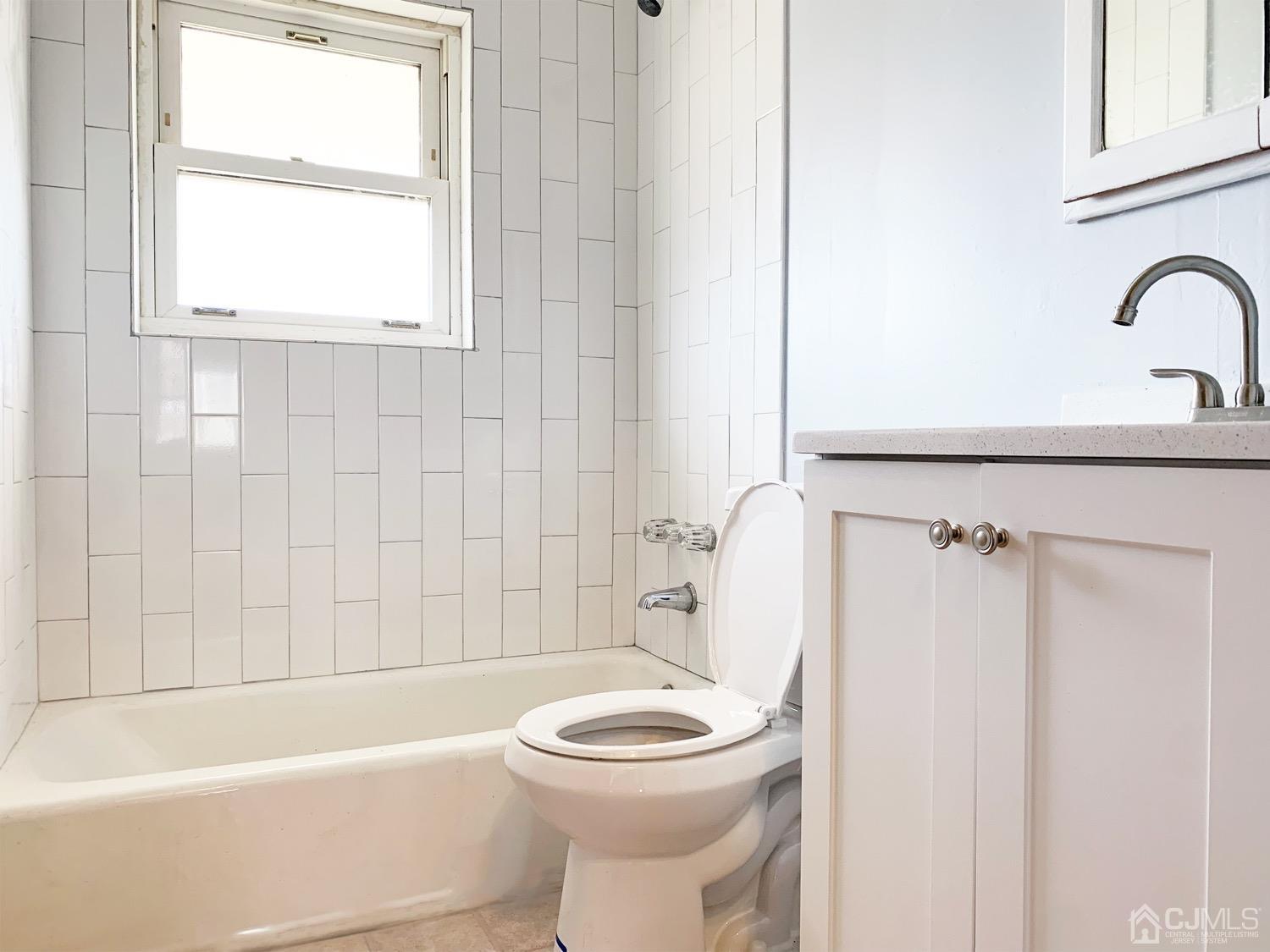 160 Evergreen Road, Unit 11B Edison, NJ 08837 - Photo 11 of 17 Gallery Image 11