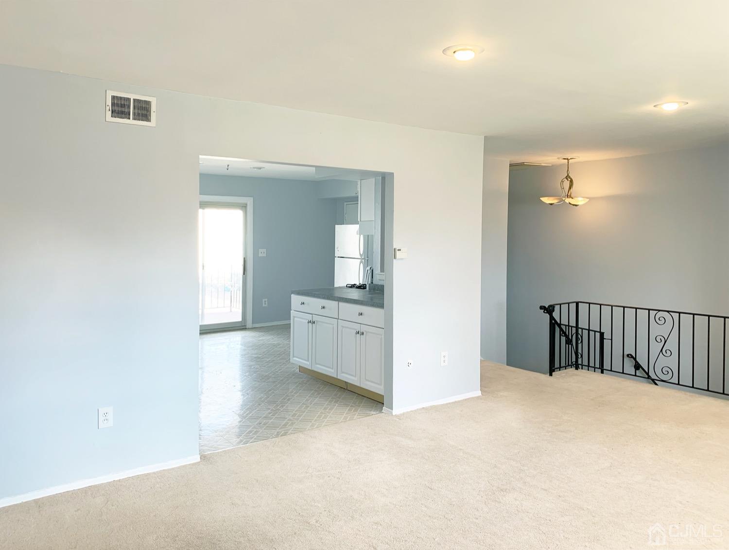 160 Evergreen Road, Unit 11B Edison, NJ 08837 - Photo 2 of 17 Gallery Image 2