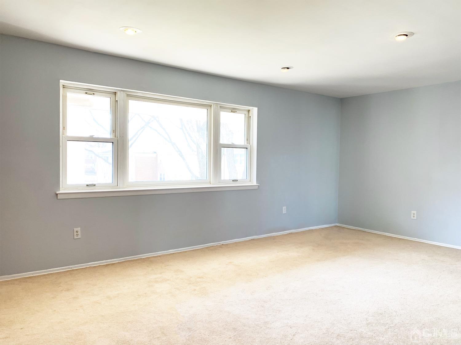 160 Evergreen Road, Unit 11B Edison, NJ 08837 - Photo 3 of 17 Gallery Image 3