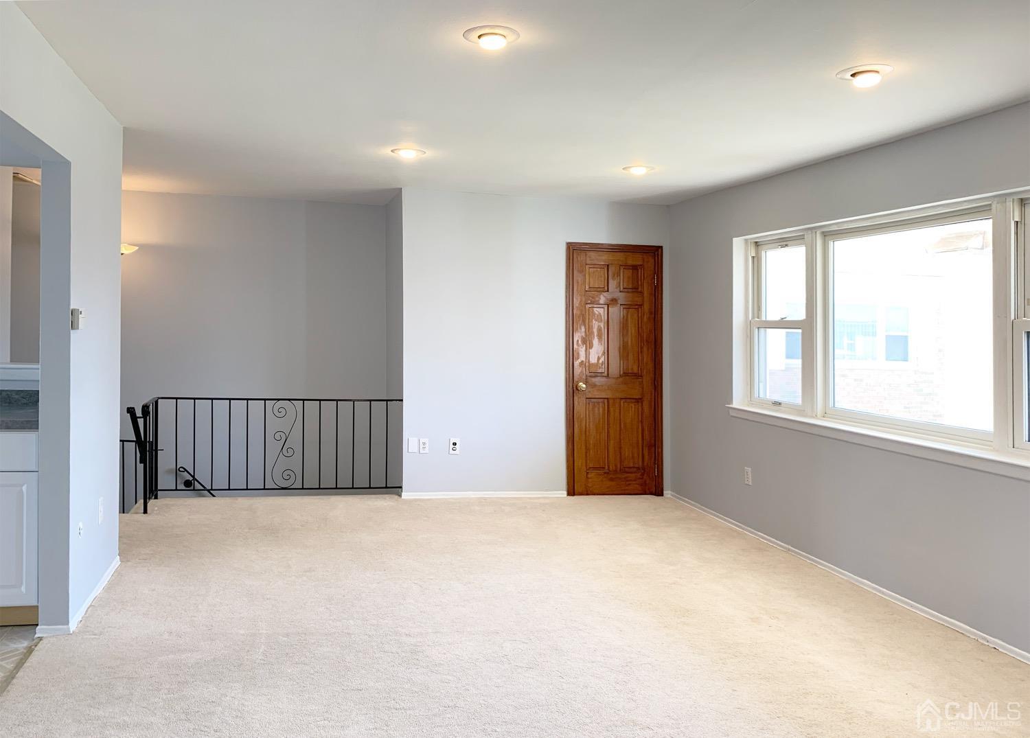 160 Evergreen Road, Unit 11B Edison, NJ 08837 - Photo 4 of 17 Gallery Image 4